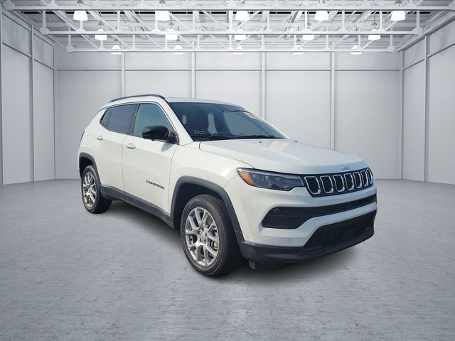 2024 Jeep Compass Latitude Lux