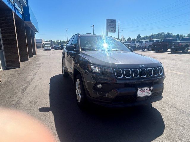 2024 Jeep Compass Latitude Lux