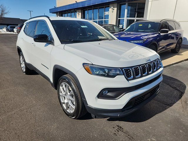 2024 Jeep Compass Latitude Lux