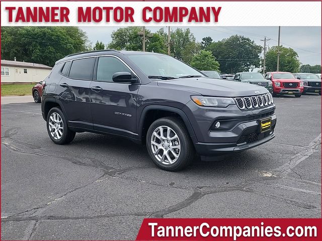 2024 Jeep Compass Latitude Lux