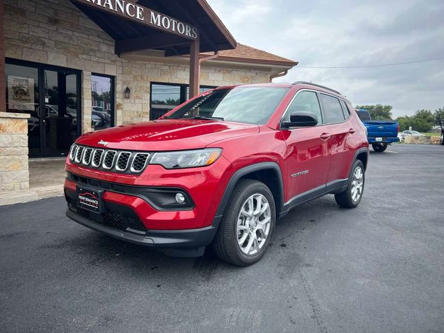 2024 Jeep Compass Latitude Lux