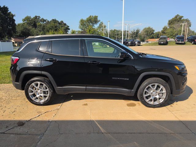 2024 Jeep Compass Latitude Lux