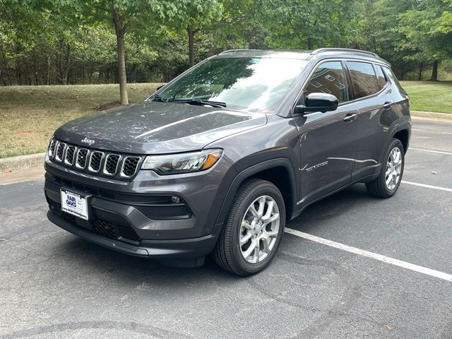 2024 Jeep Compass Latitude Lux