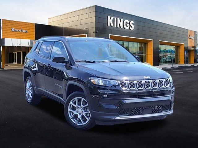 2024 Jeep Compass Latitude Lux