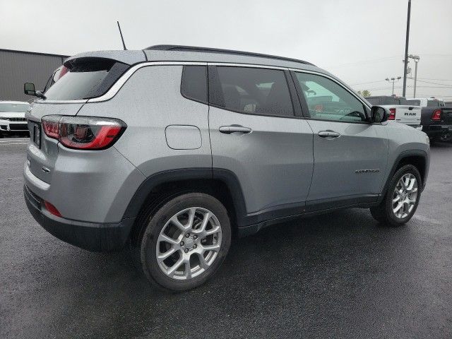 2024 Jeep Compass Latitude Lux