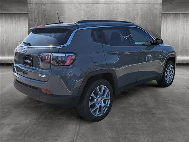 2024 Jeep Compass Latitude Lux