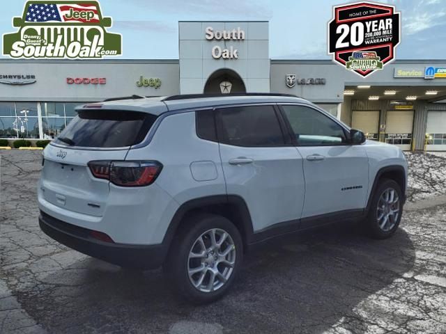 2024 Jeep Compass Latitude Lux