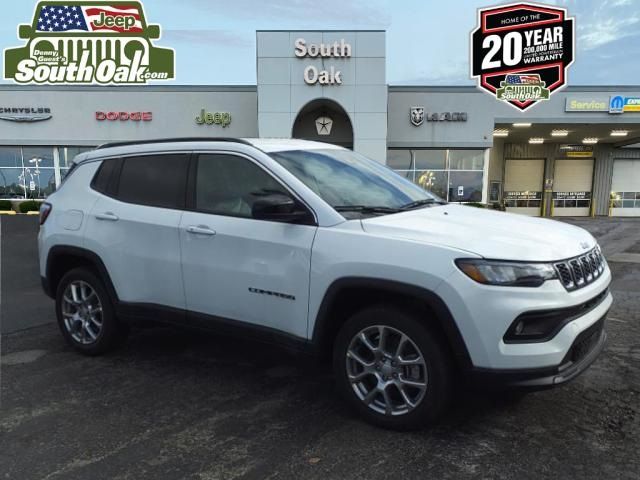 2024 Jeep Compass Latitude Lux