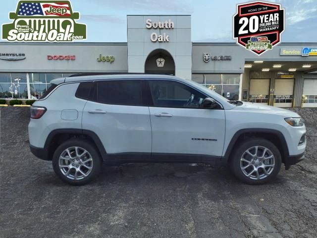 2024 Jeep Compass Latitude Lux