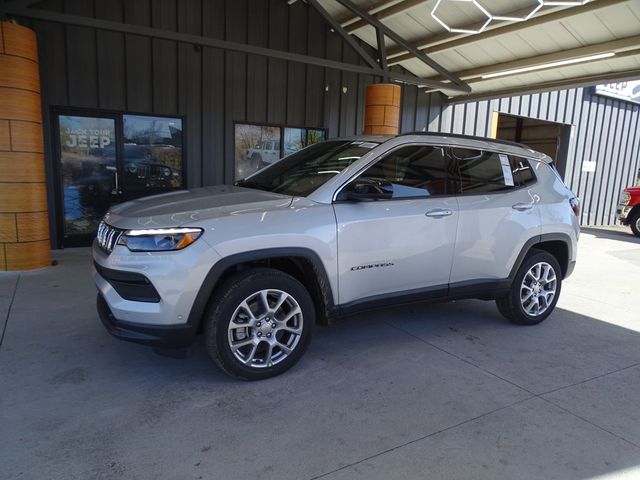 2024 Jeep Compass Latitude Lux