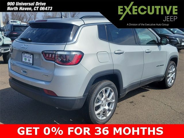 2024 Jeep Compass Latitude Lux