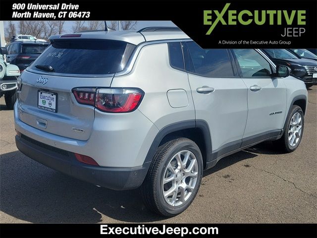 2024 Jeep Compass Latitude Lux