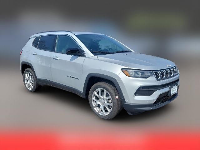 2024 Jeep Compass Latitude Lux