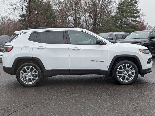 2024 Jeep Compass Latitude Lux