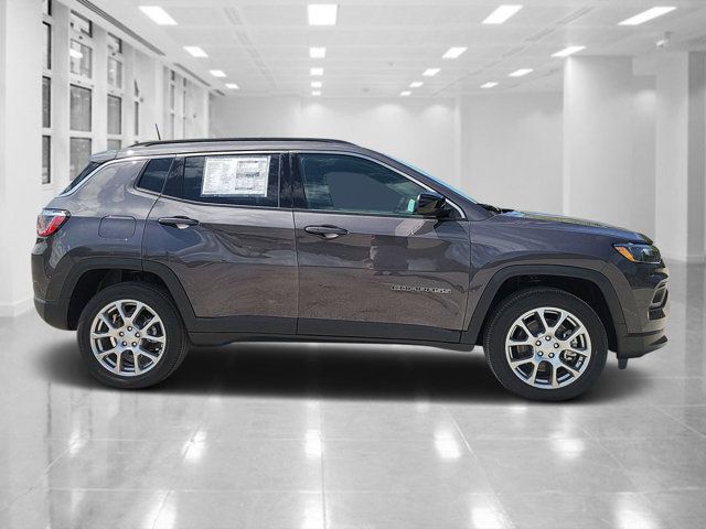 2024 Jeep Compass Latitude Lux