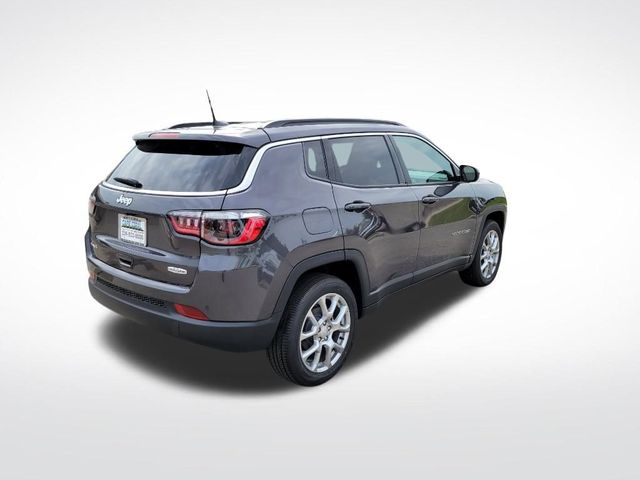 2024 Jeep Compass Latitude Lux