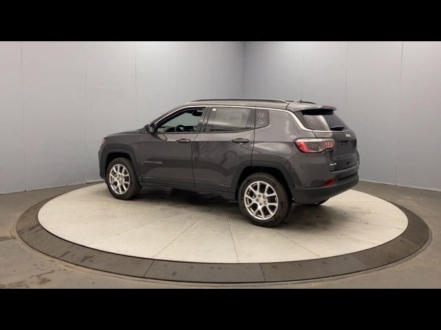 2024 Jeep Compass Latitude Lux