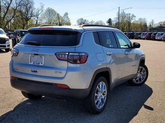 2024 Jeep Compass Latitude Lux
