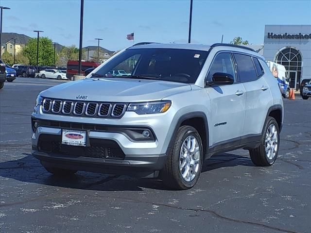 2024 Jeep Compass Latitude Lux