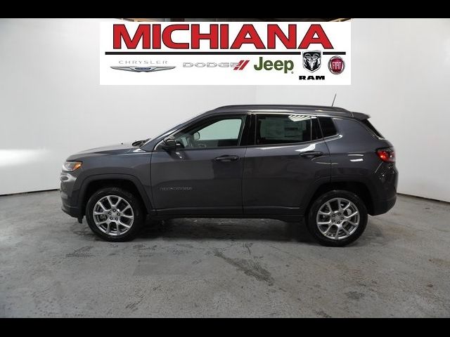 2024 Jeep Compass Latitude Lux