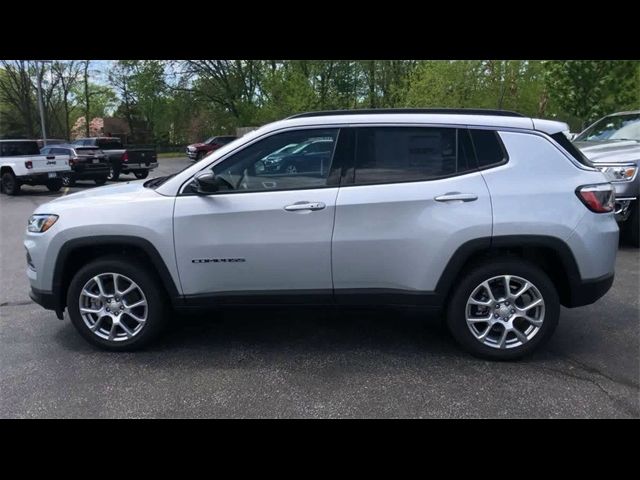 2024 Jeep Compass Latitude Lux