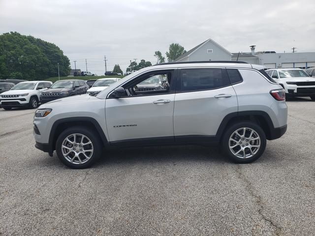 2024 Jeep Compass Latitude Lux