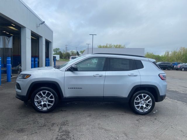 2024 Jeep Compass Latitude Lux