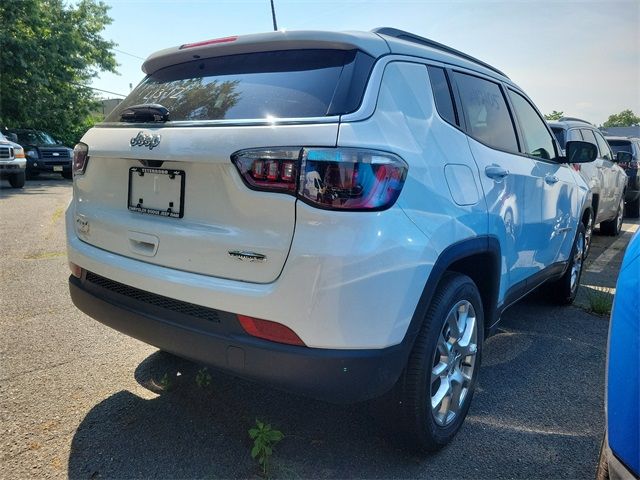 2024 Jeep Compass Latitude Lux