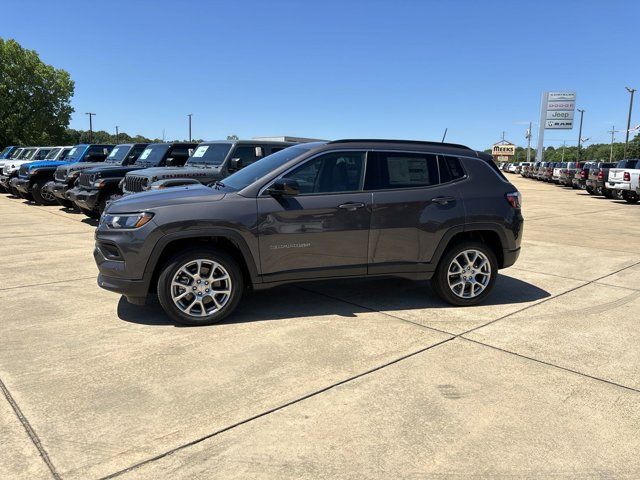 2024 Jeep Compass Latitude Lux