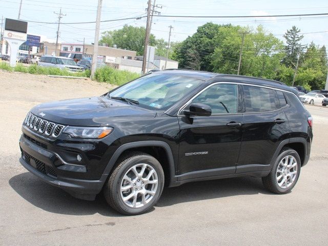 2024 Jeep Compass Latitude Lux