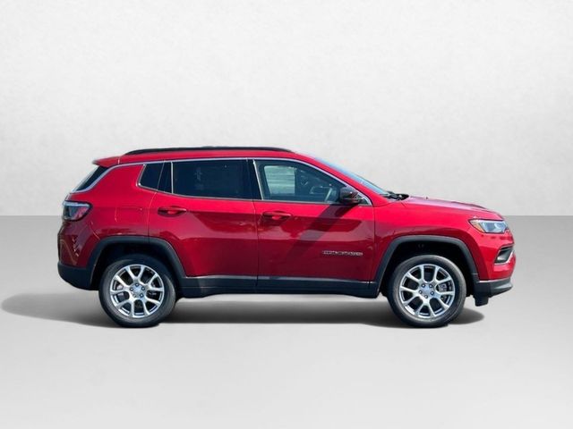 2024 Jeep Compass Latitude Lux