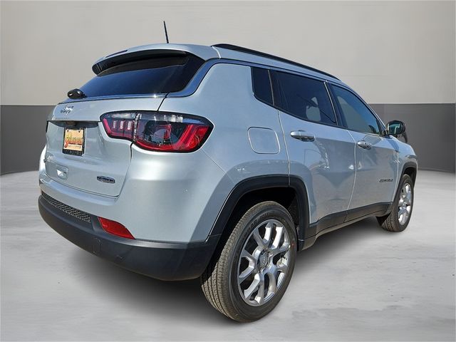 2024 Jeep Compass Latitude Lux