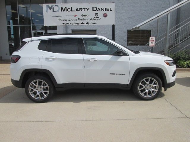 2024 Jeep Compass Latitude Lux