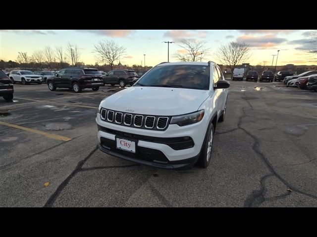 2024 Jeep Compass Latitude Lux