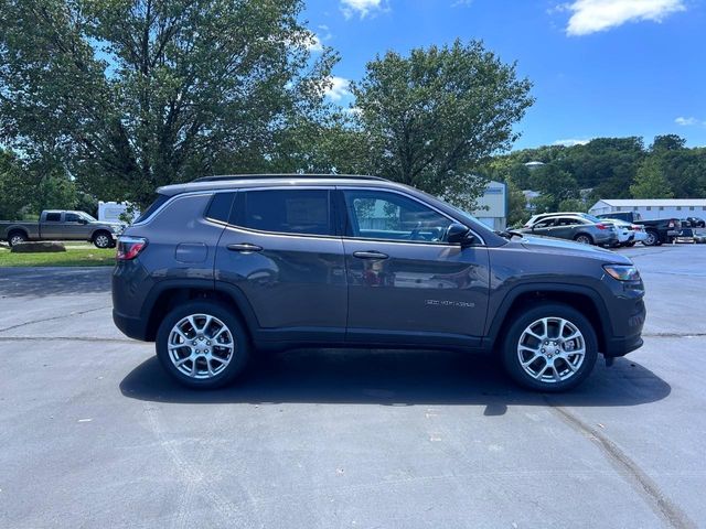 2024 Jeep Compass Latitude Lux