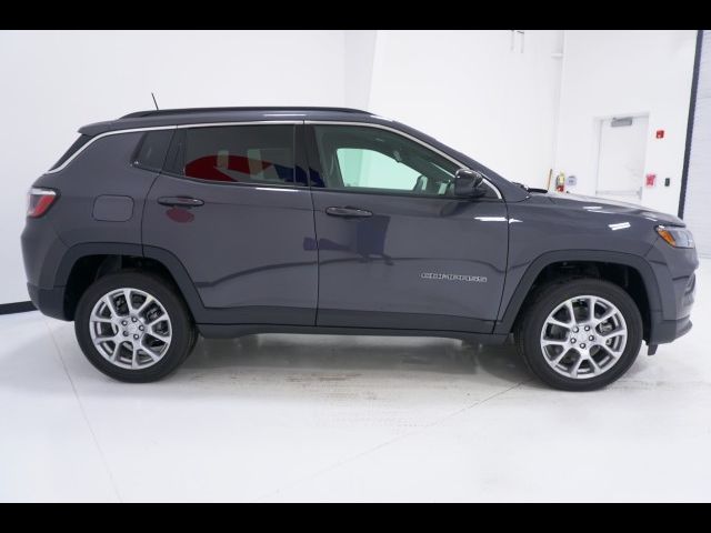 2024 Jeep Compass Latitude Lux