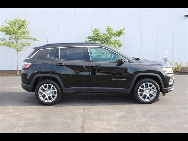 2024 Jeep Compass Latitude Lux