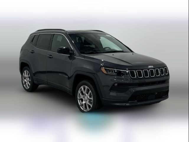 2024 Jeep Compass Latitude Lux