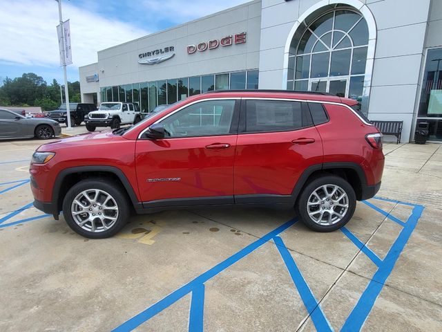 2024 Jeep Compass Latitude Lux