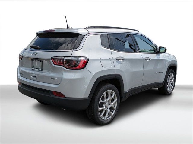 2024 Jeep Compass Latitude Lux