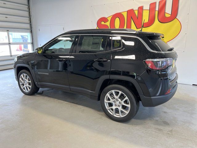 2024 Jeep Compass Latitude Lux