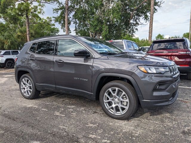 2024 Jeep Compass Latitude Lux