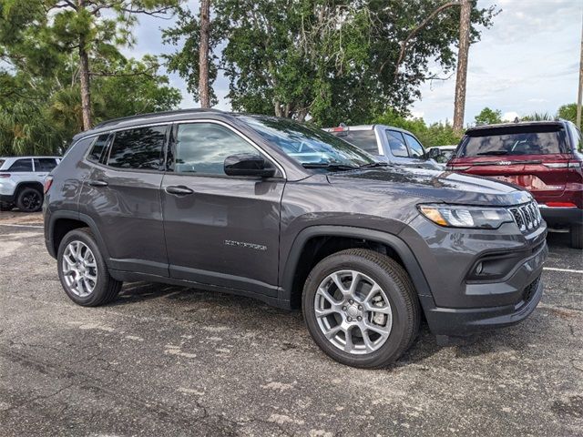 2024 Jeep Compass Latitude Lux