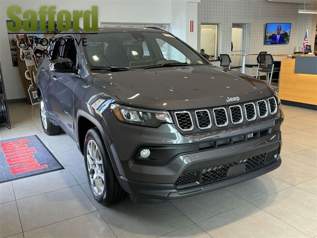 2024 Jeep Compass Latitude Lux