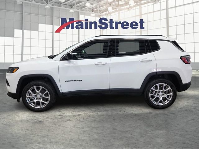 2024 Jeep Compass Latitude Lux