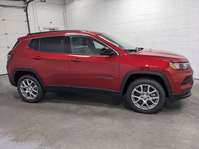 2024 Jeep Compass Latitude Lux