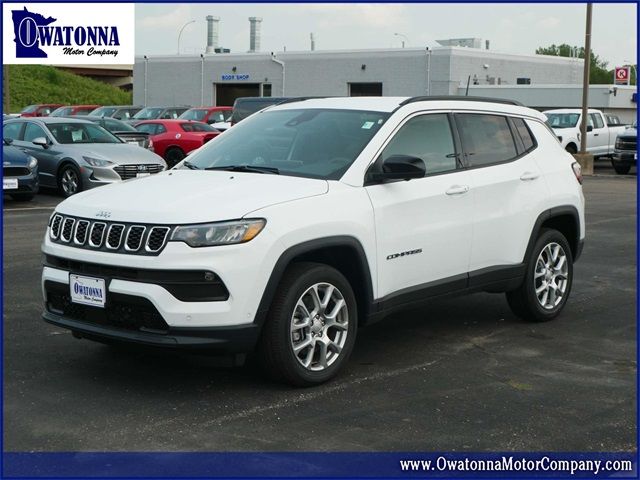 2024 Jeep Compass Latitude Lux