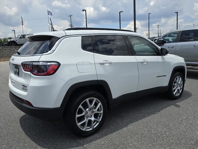 2024 Jeep Compass Latitude Lux