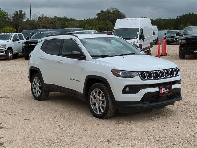 2024 Jeep Compass Latitude Lux