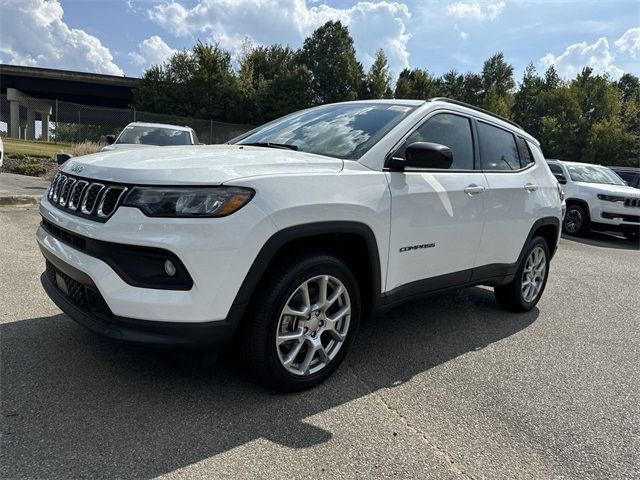 2024 Jeep Compass Latitude Lux